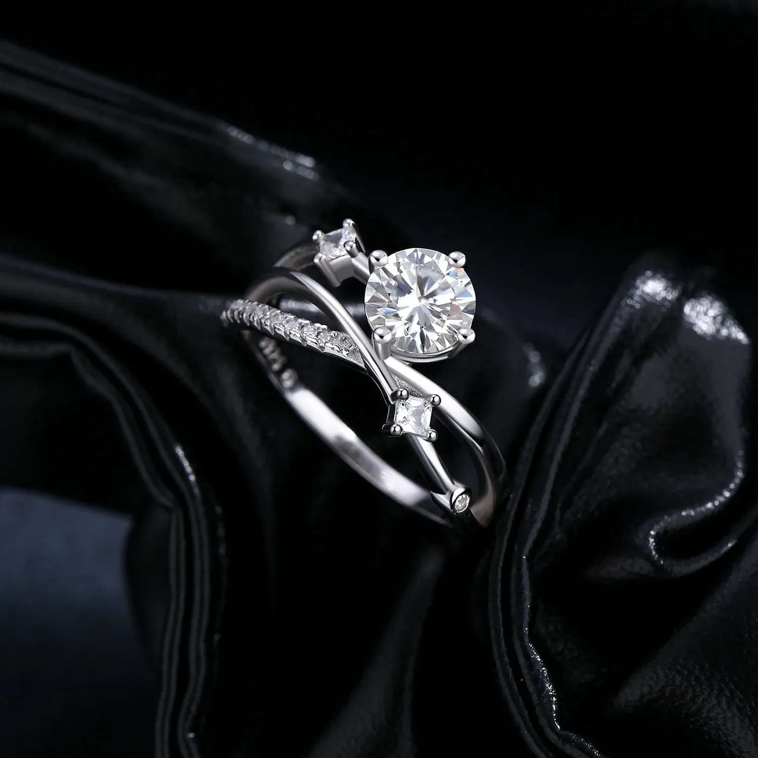 MODIAN 1캐럿 모이사나이트 925 실버 클래식 웨딩 링