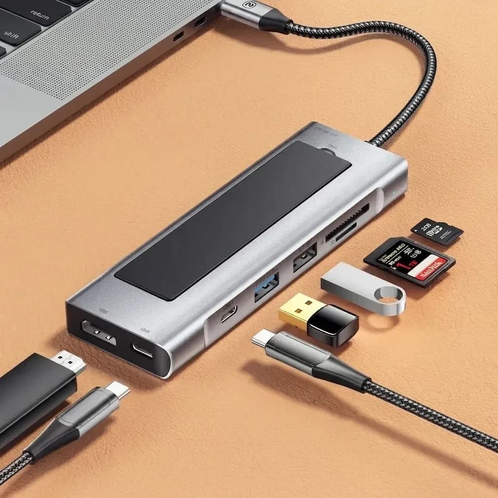 에사저 USB-C 멀티허브 실버 제품 사진