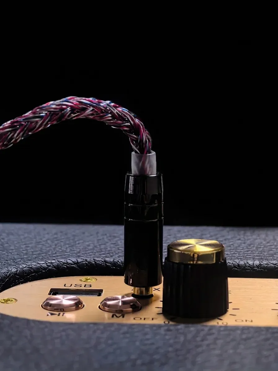 כבל אוזניות קלוע אדום כסוף שחור